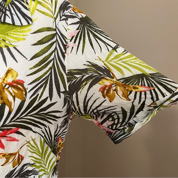 POTTERS POT Hawaiian Cropped Shirt with Tie Front - Picture 6 of 7